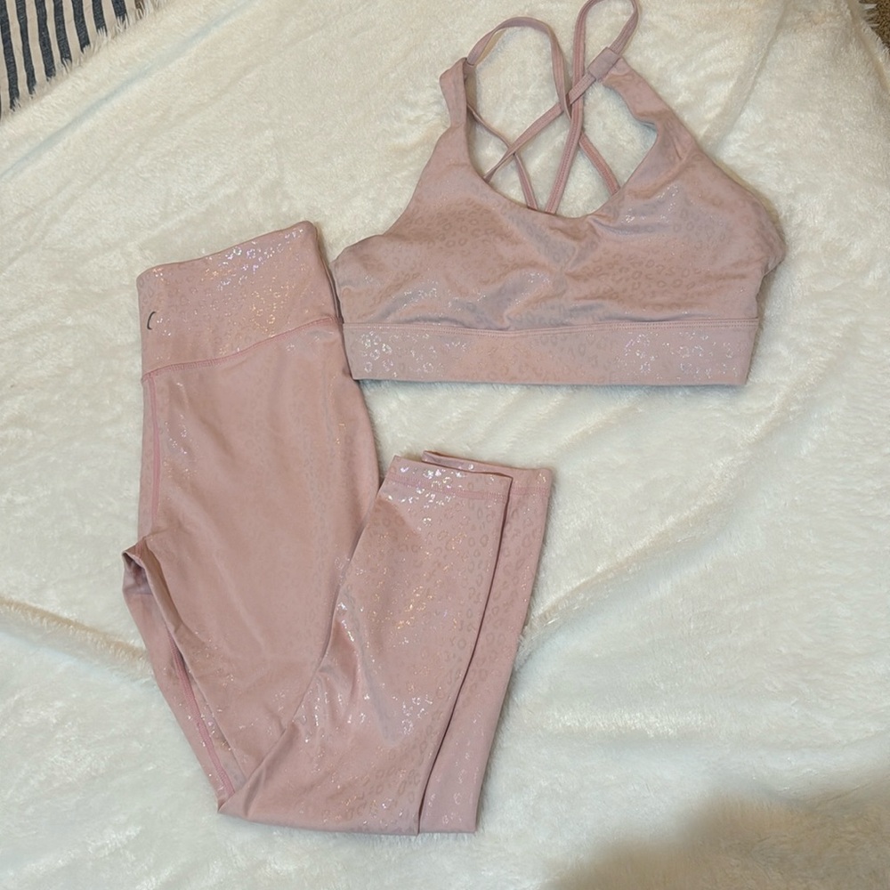 SOLD….Light pink Zyia set with iridescent shimmer